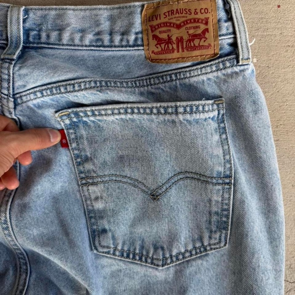 Levi's light wash low pro straight jeans - Picture 8 of 8